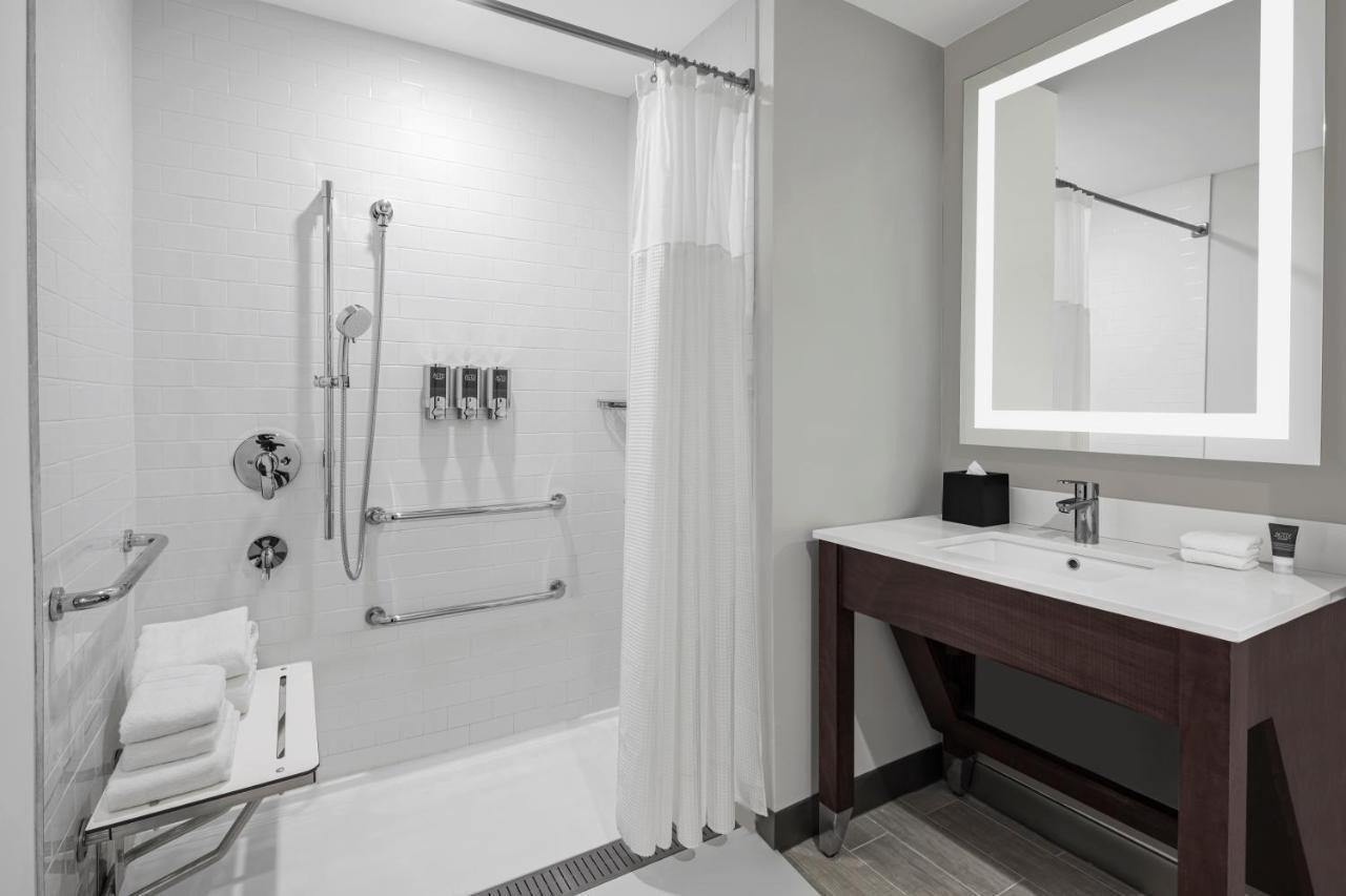 Four Points By Sheraton Flushing New York Extérieur photo