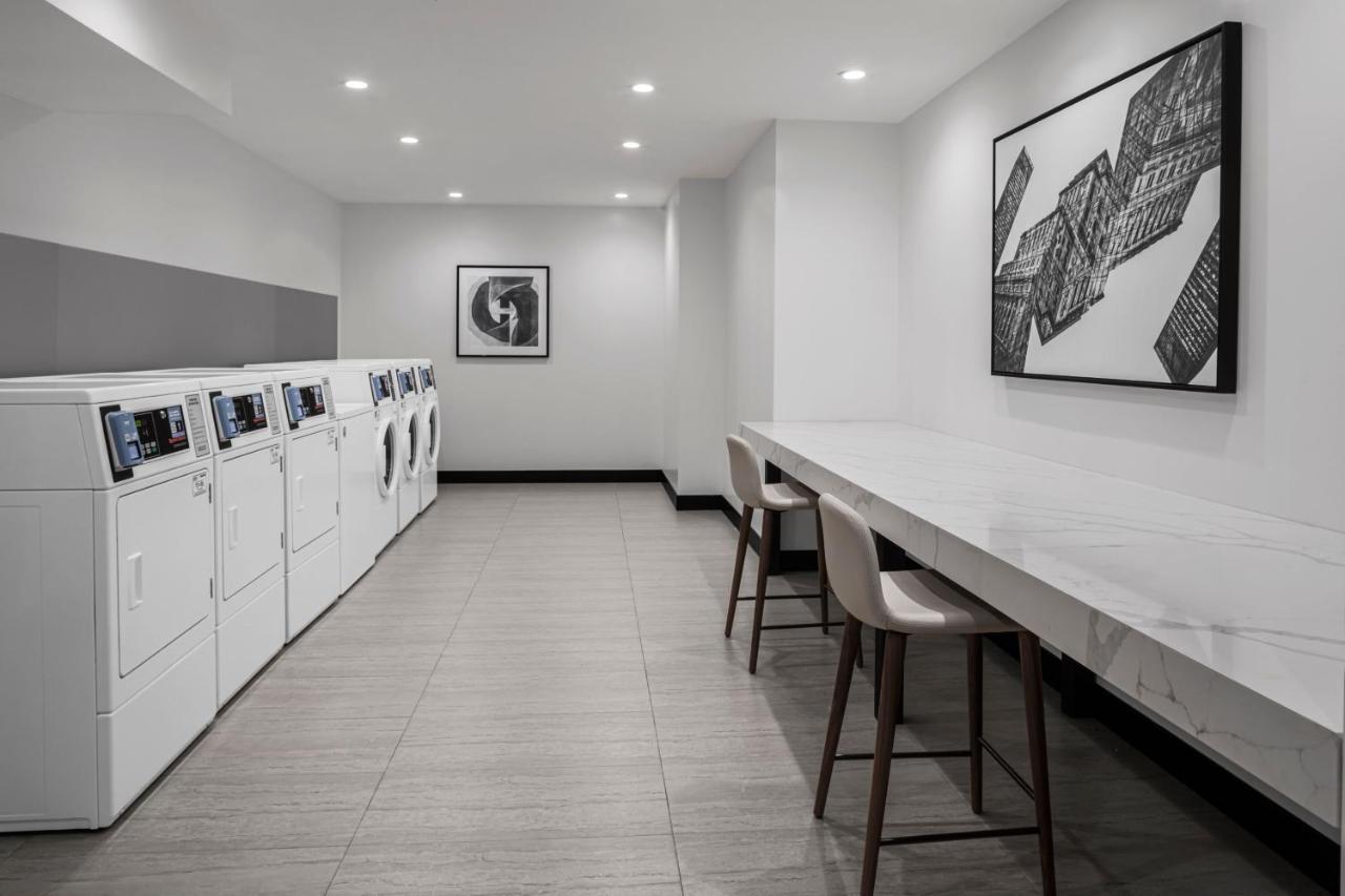 Four Points By Sheraton Flushing New York Extérieur photo